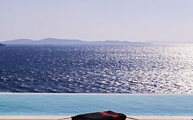 Kouros Hotel & Suites
